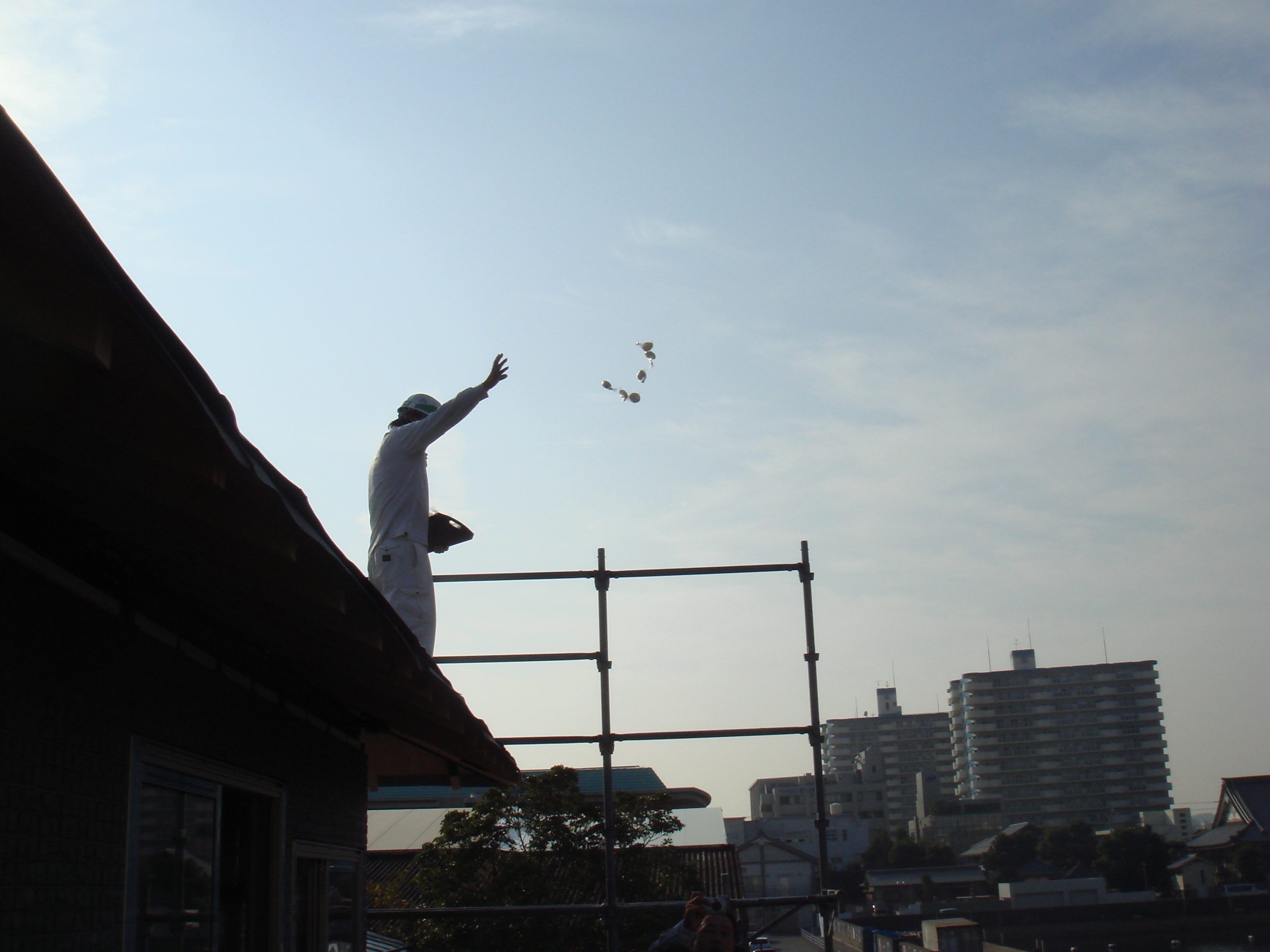 棟上げ、餅まき
